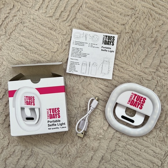 Ring light, T-Mobile Tuesday’s portable clip on selfie ring light New in box - Picture 11 of 15